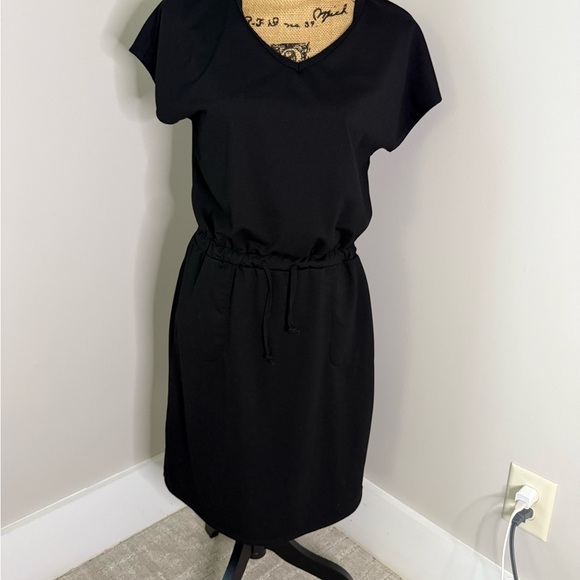 BE COOL Black V-Neck Dress - Picture 3 of 8